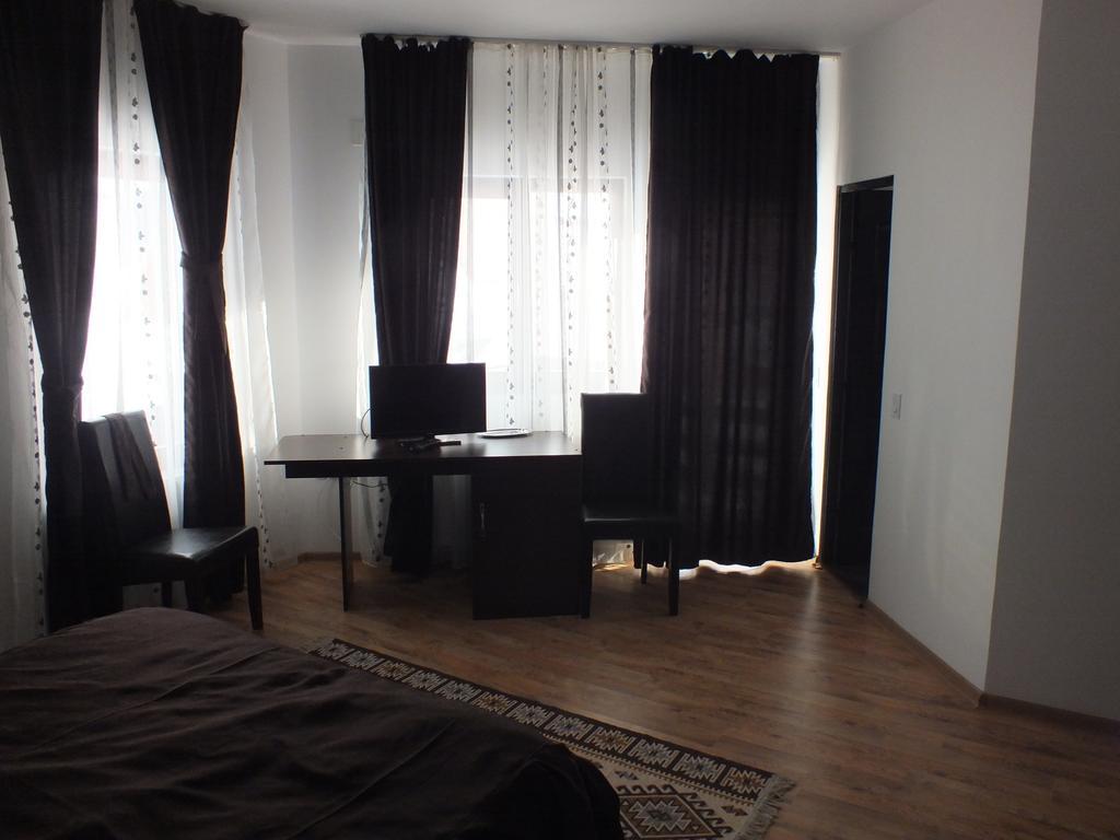 Hotel Pensiunea Eliza Podu Cosnii Habitación foto